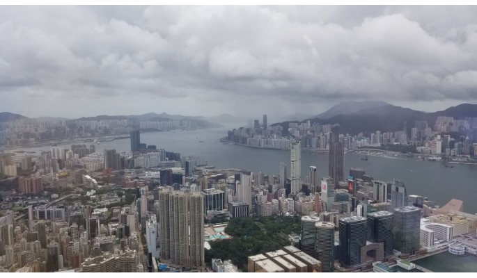 彎形大廈成橫風喘流 彎形大廈成橫風喘流